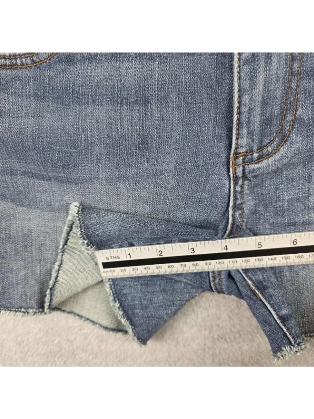 KUT From The Kloth Gidget Shorts Womens 4 Blue Fray Raw Hem Denim Stretch Casual